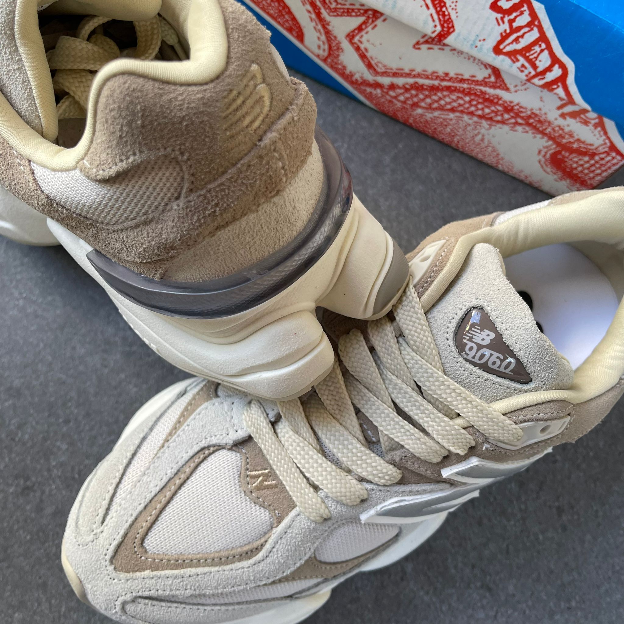 New Balance 9060 Feminino