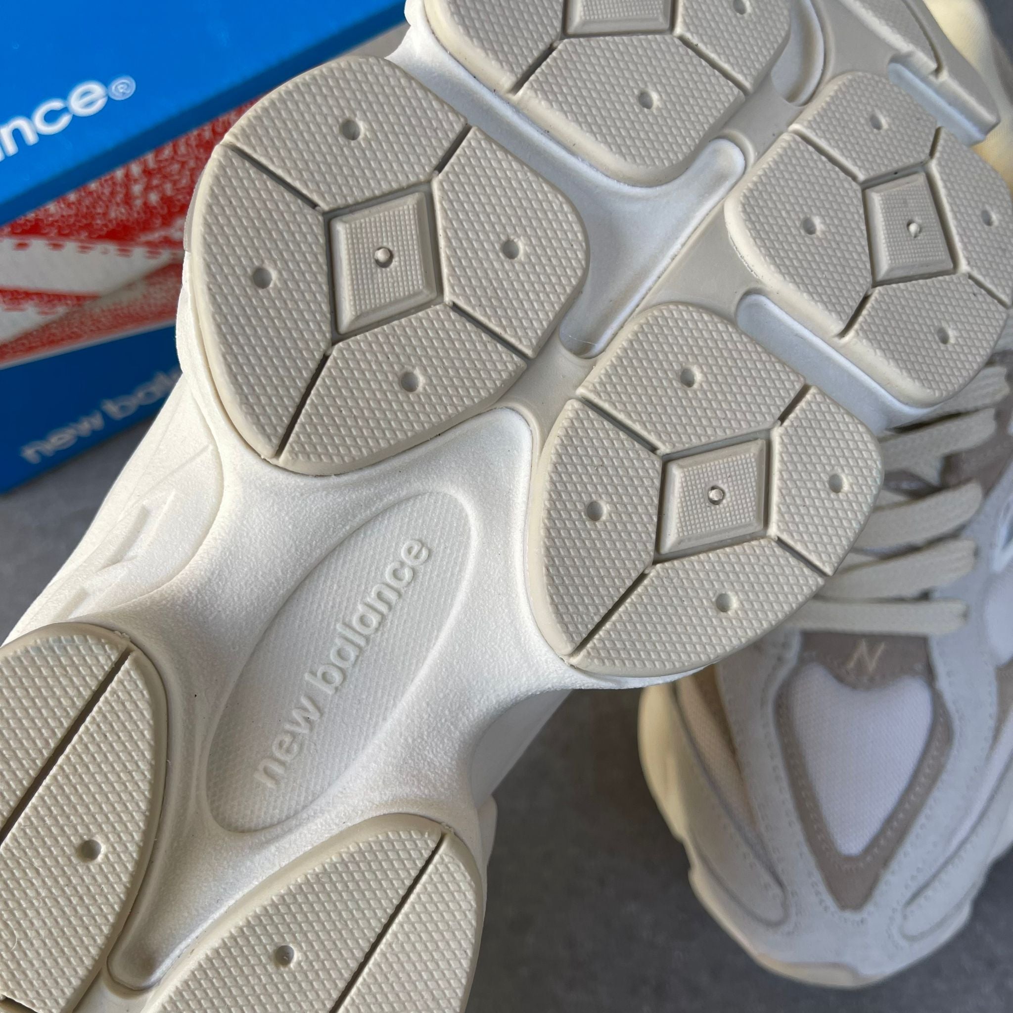 New Balance 9060 Feminino