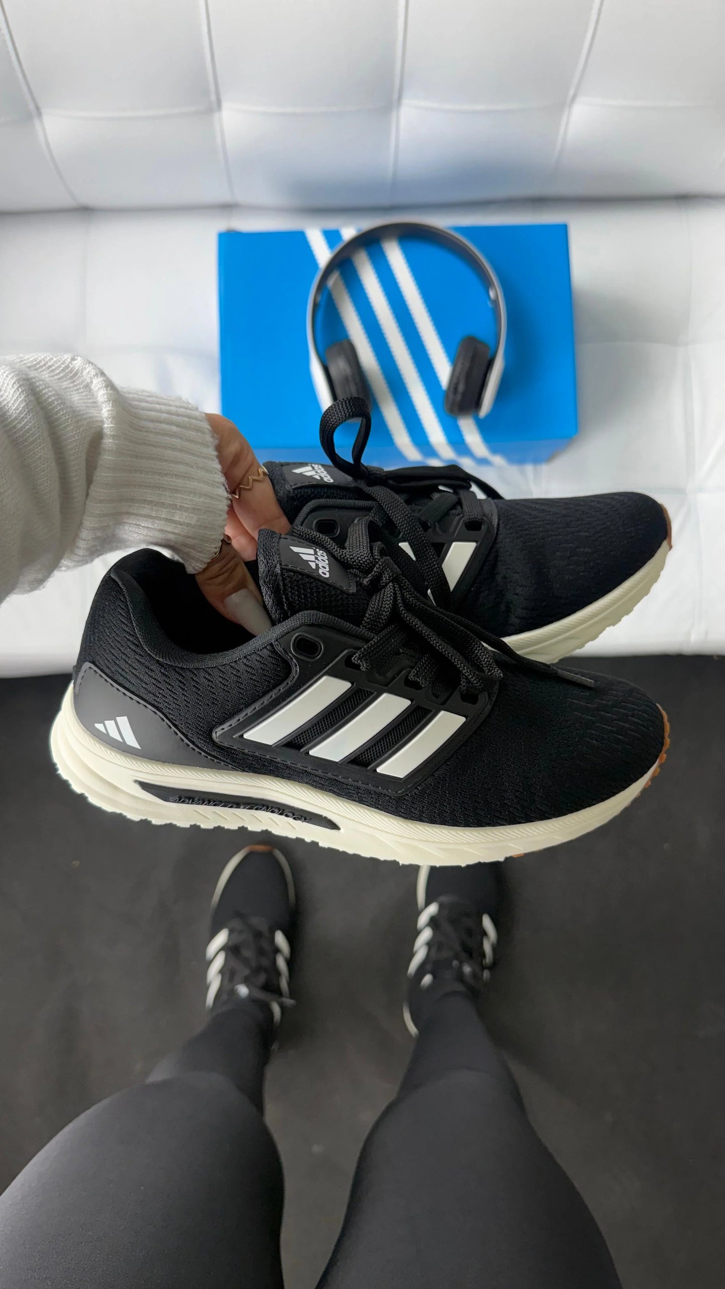 Tenis AD A-Boost Advanced - Preto Branco