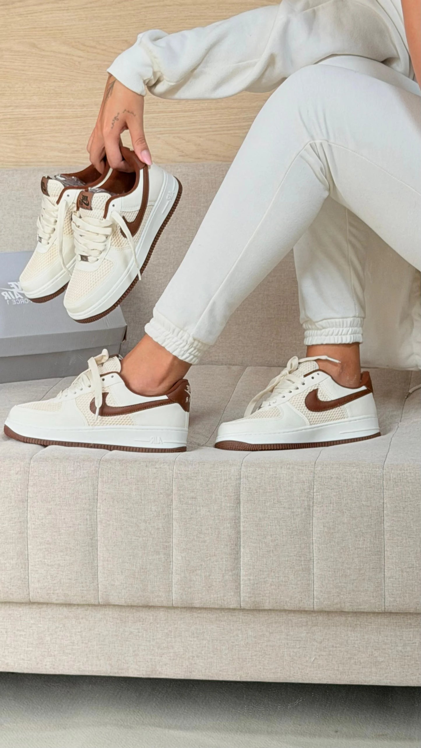 Tenis NK Air F - Off Castanho