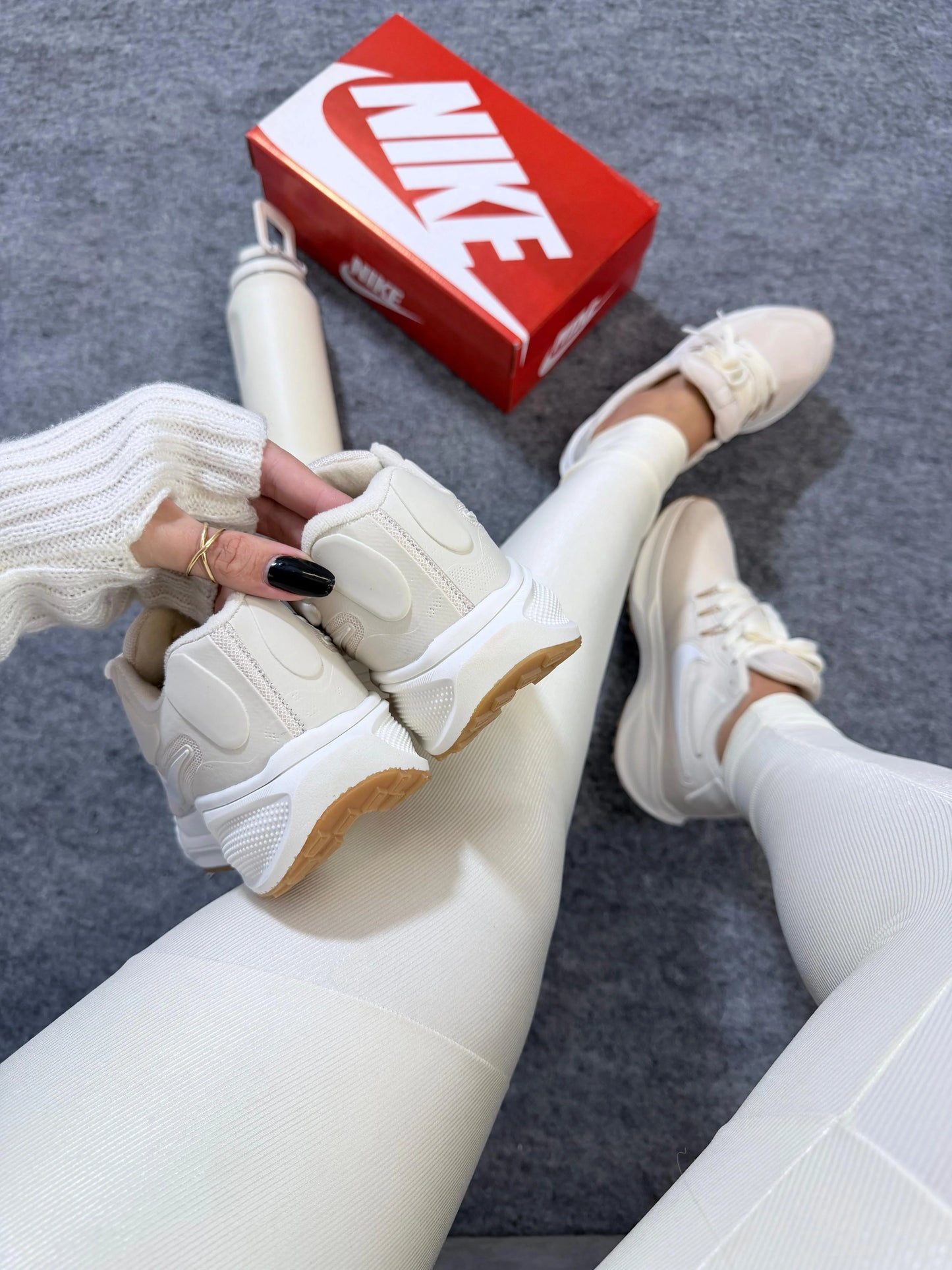 Tenis NK Revolution - Off Branco