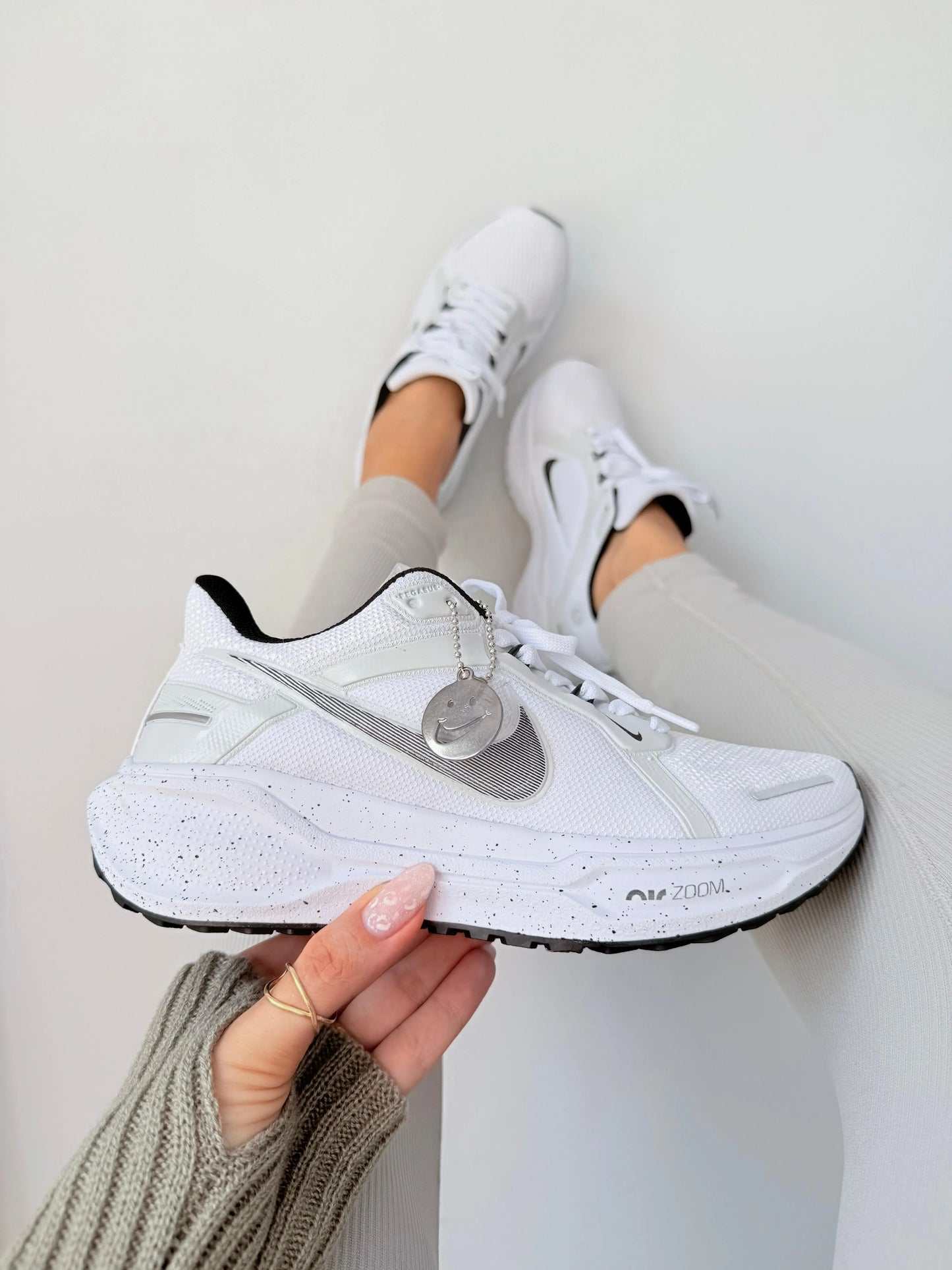 Tenis NK Zoom Pegasus - Branco Preto