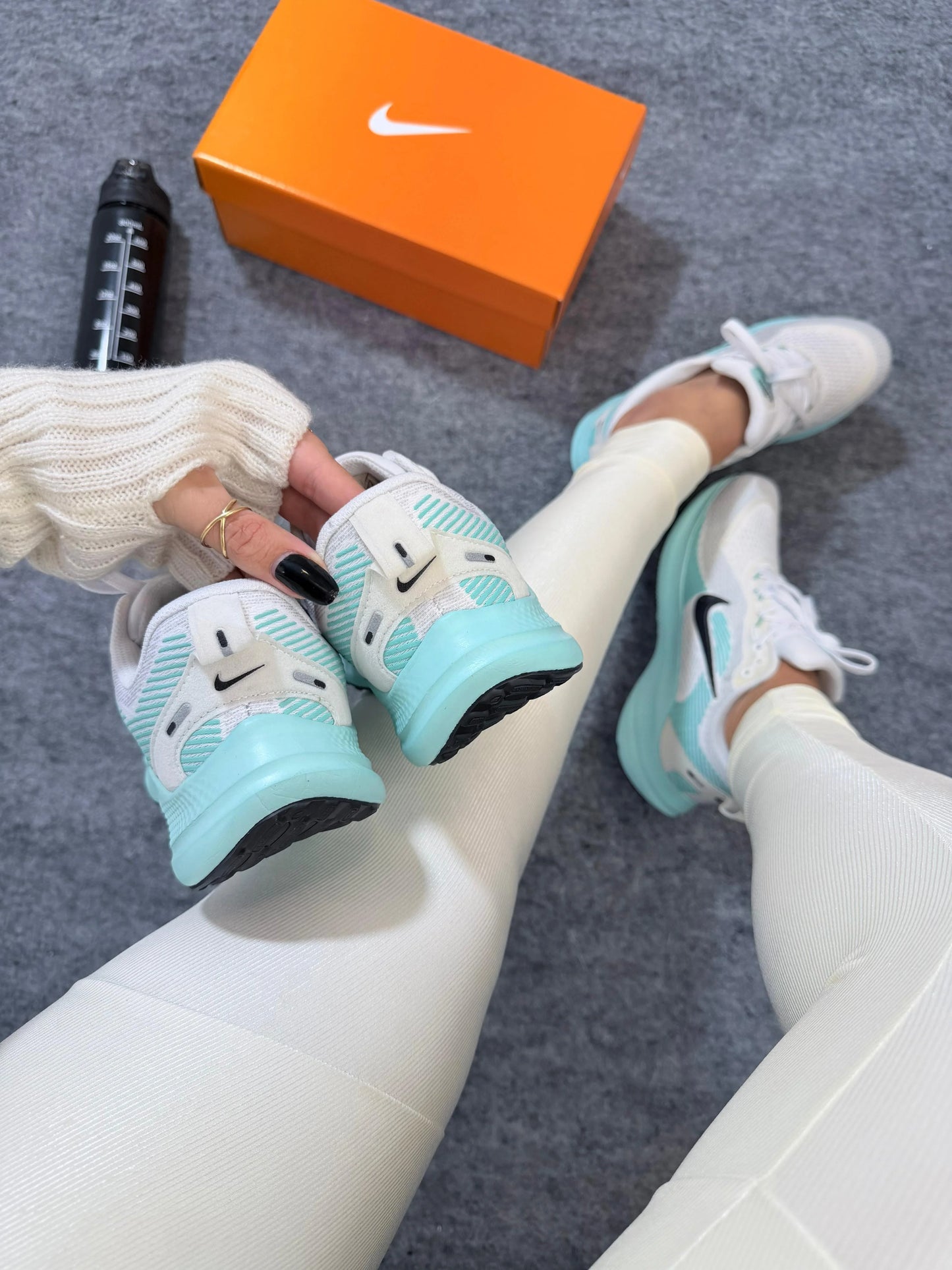 Tenis NK Vomero 18 Verde Agua