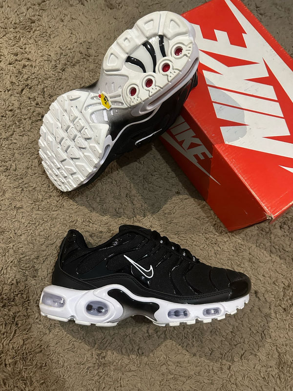 TN1 Black White Importado