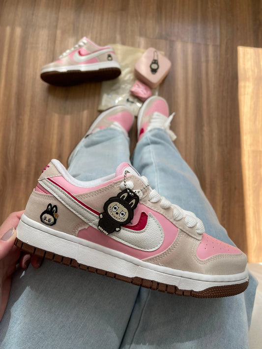 Tênis NK SB Dunk Low LABUBU Rosa