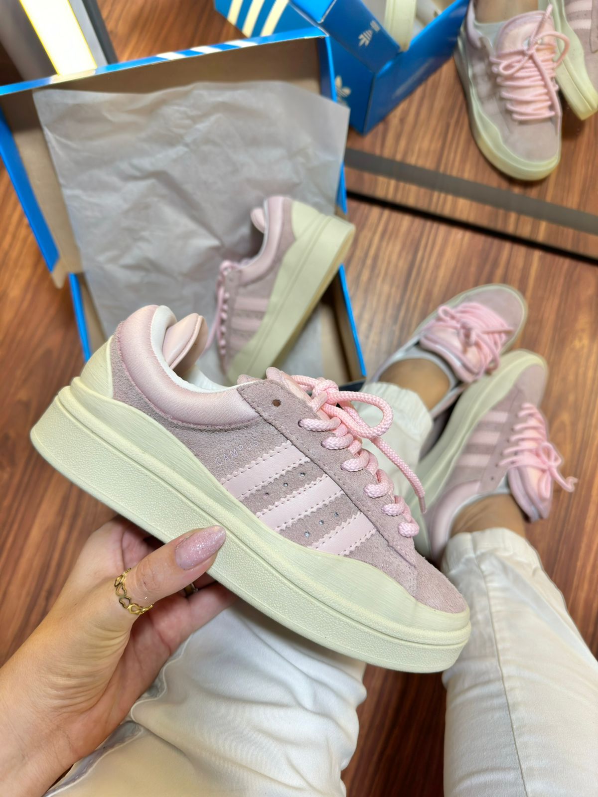 Tênis Bad Bunny x Campus Pink