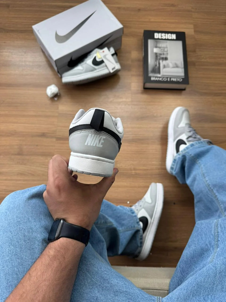 Tenis NK Court Borough Cinza Branco