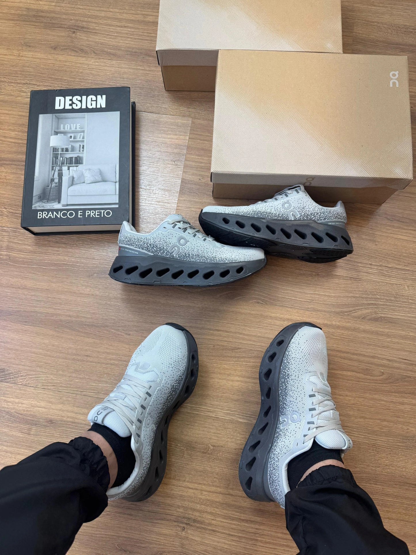 Tenis On Cloudsurfer 7 Cinza Preto