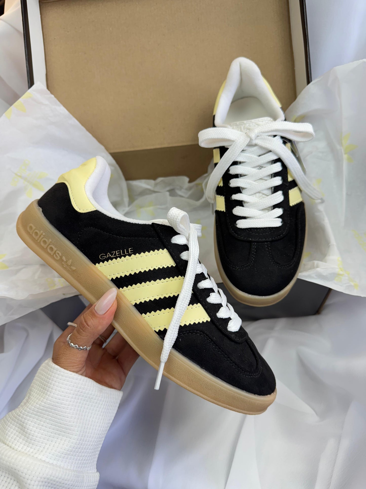Tênis Gazelle Indoor Black Yellow