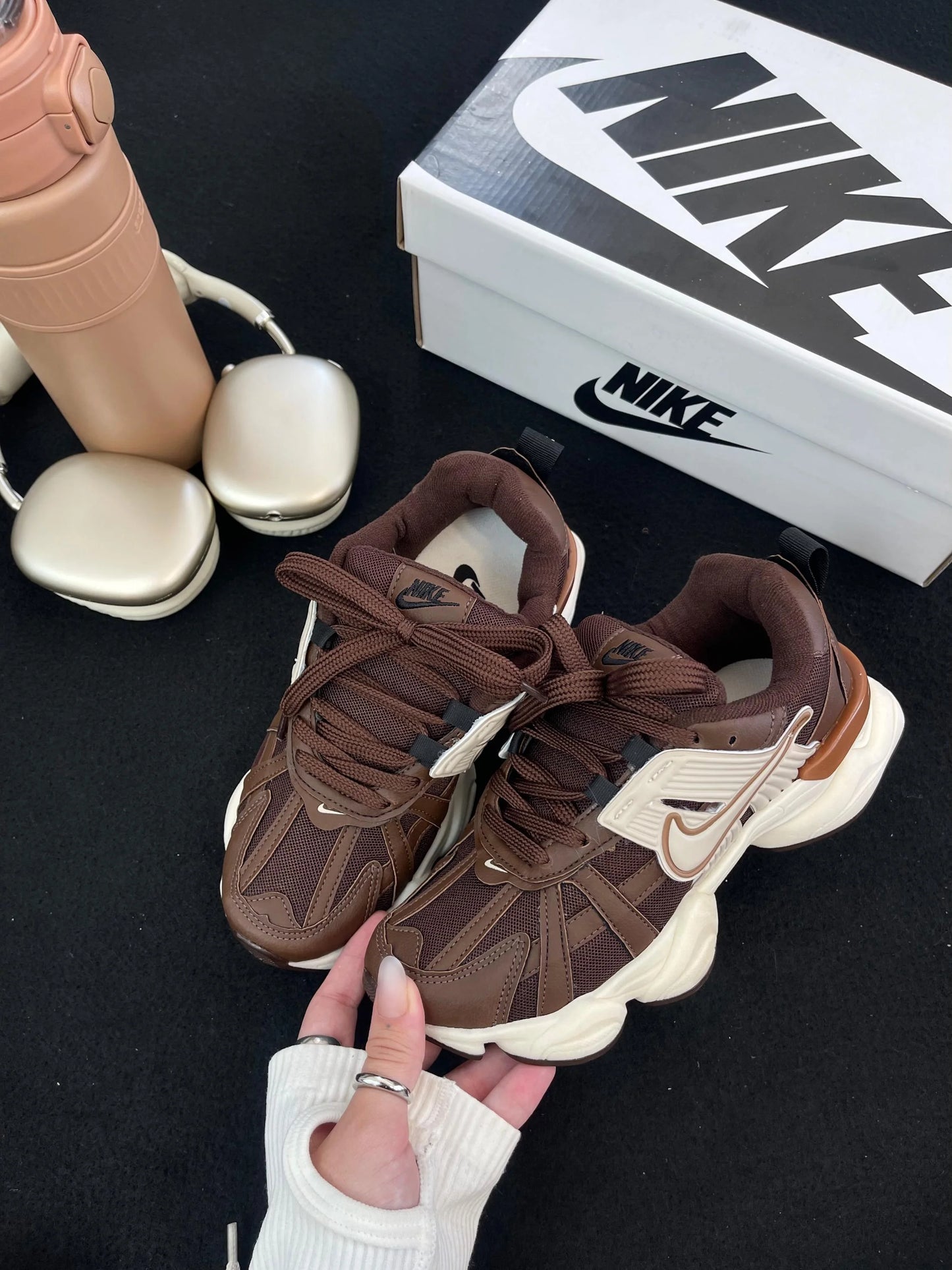 Tênis NK V2K Run Coffe