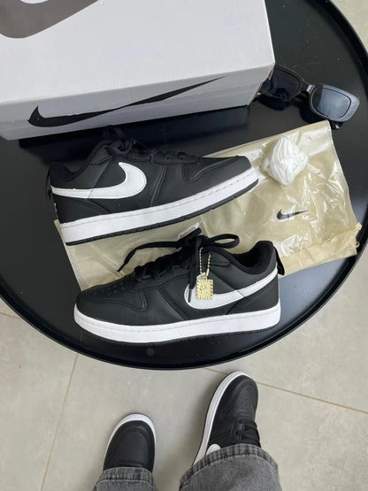 Tenis NK Court Borough Branco Preto