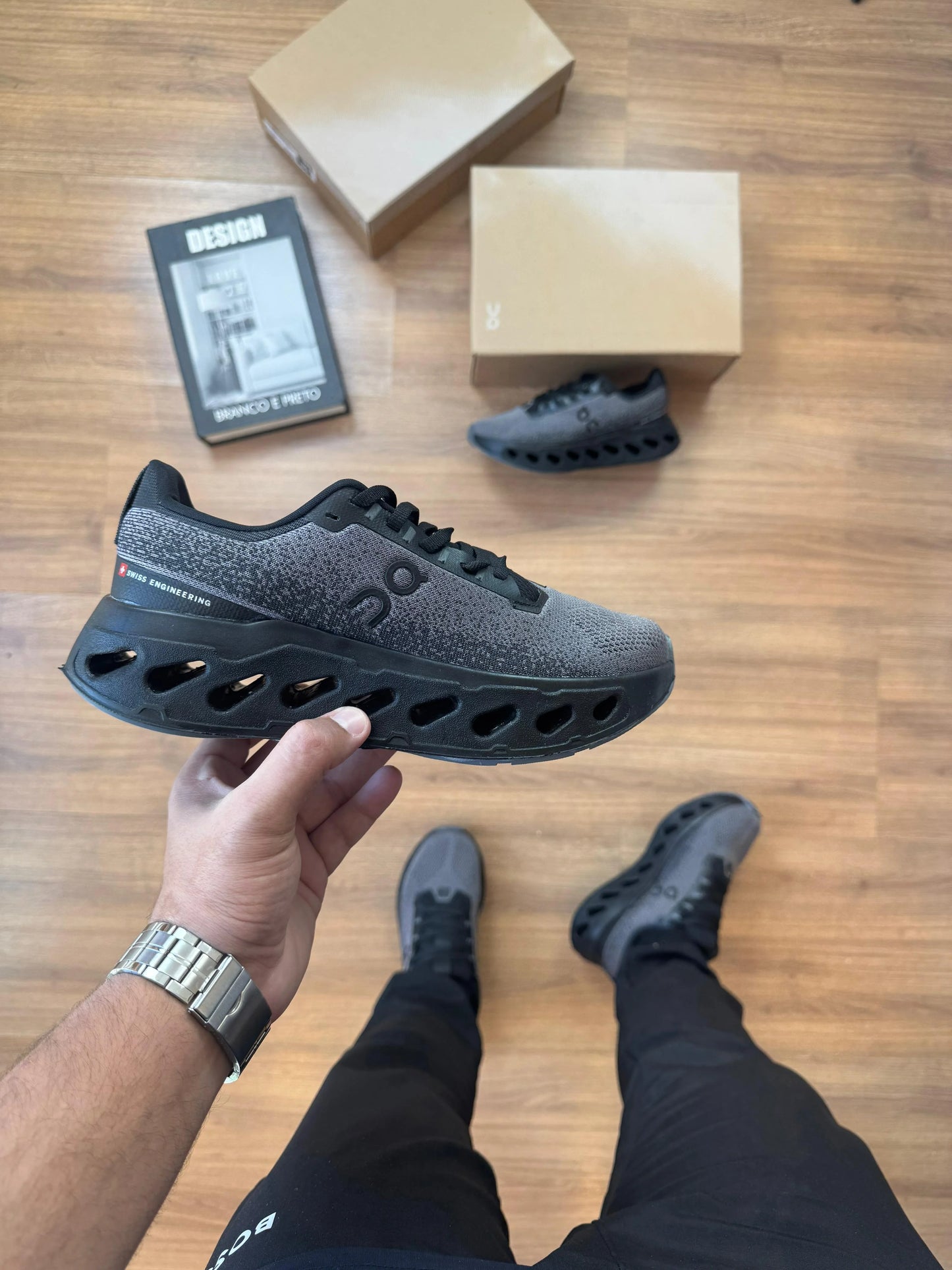 Tenis On Cloudsurfer 7 Grafite Preto