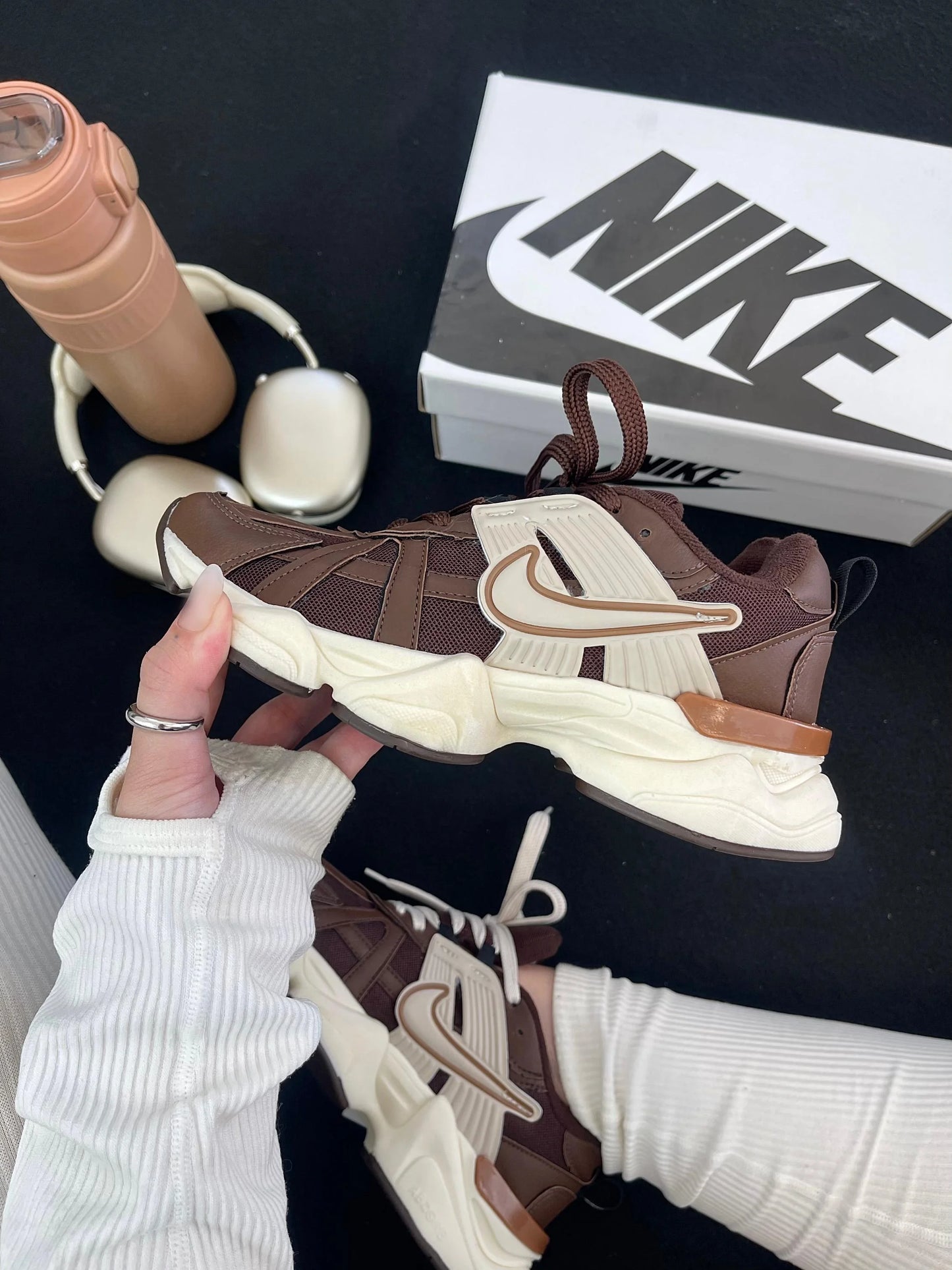 Tênis NK V2K Run Coffe