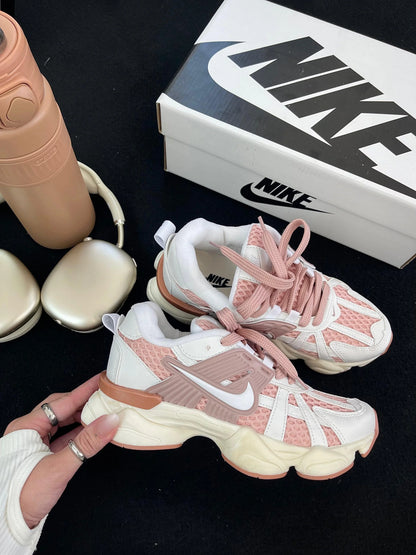 Tênis NK V2K Run Nude