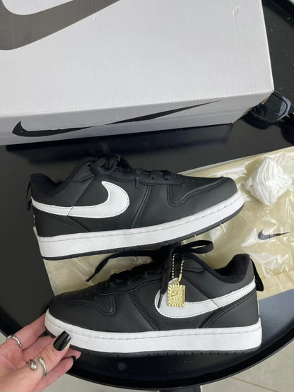 Tenis NK Court Borough Branco Preto