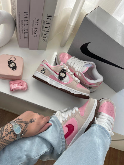 Tênis NK SB Dunk Low LABUBU Rosa