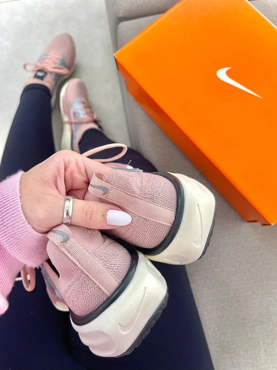 Tenis NK Air Zoom Knit Rose Cinza