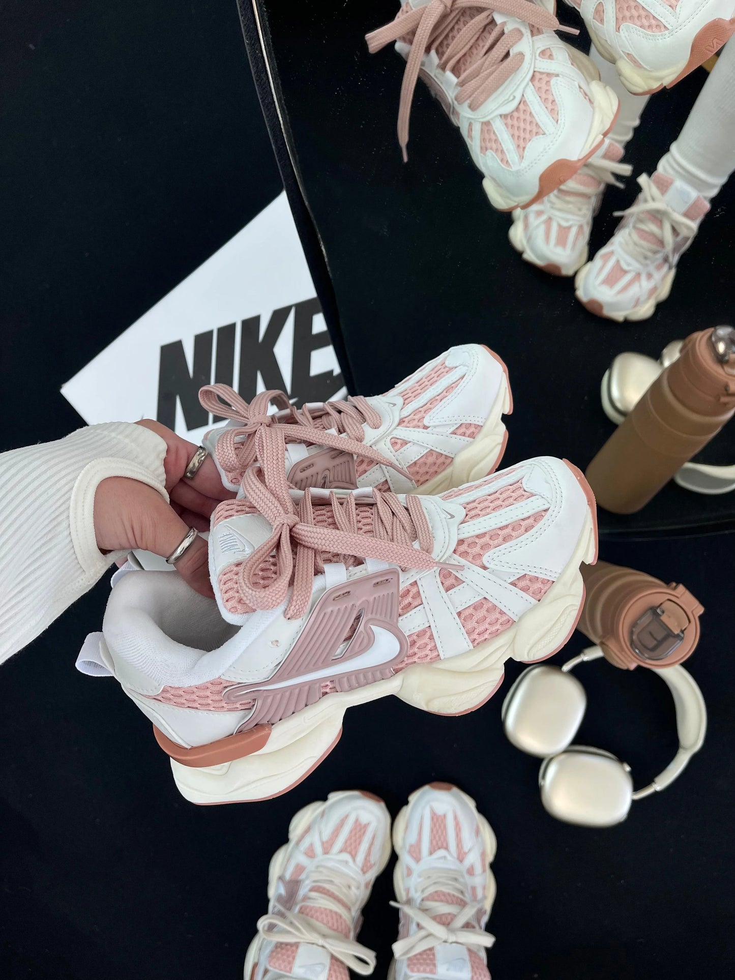 Tênis NK V2K Run Nude