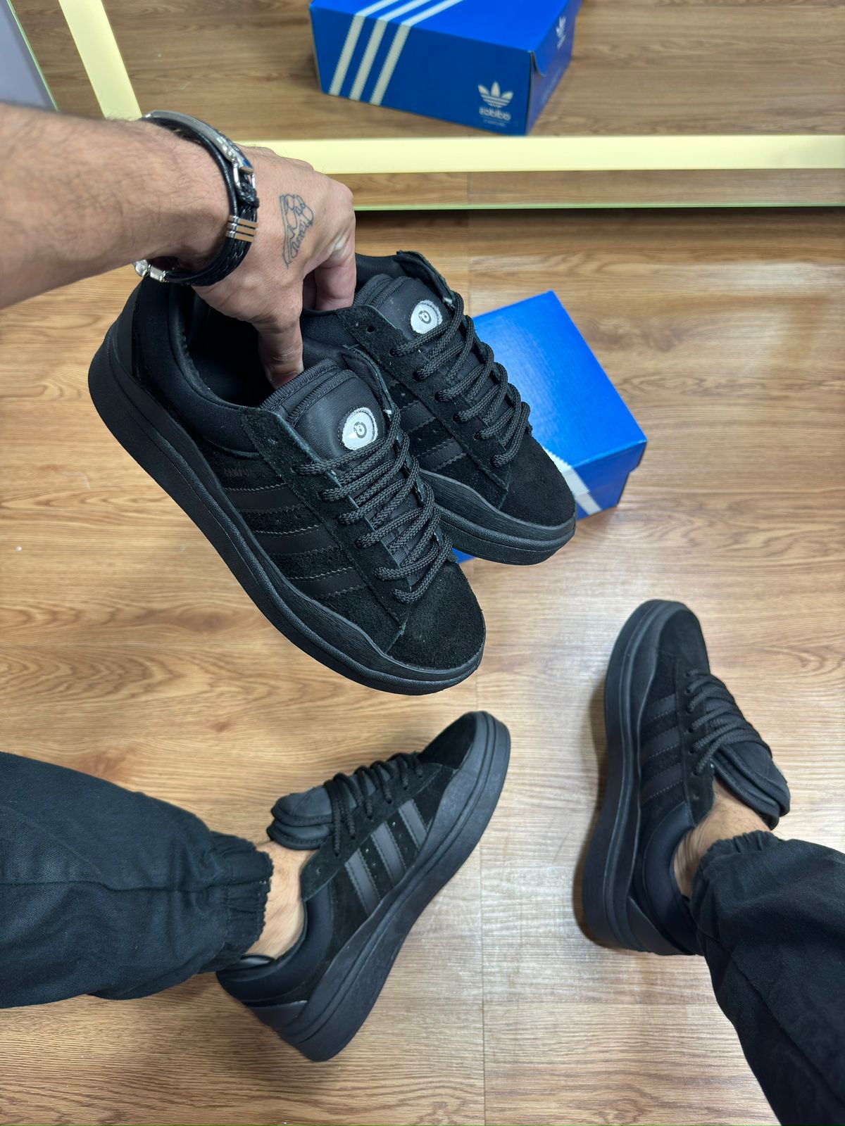 Tênis Bad Bunny x Campus All Black