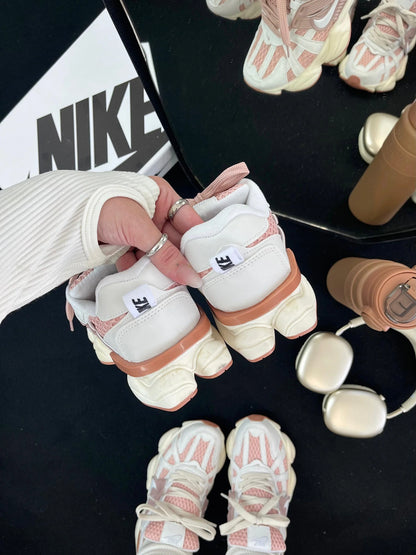 Tênis NK V2K Run Nude