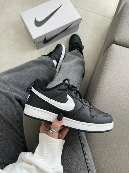 Tenis NK Court Borough Branco Preto