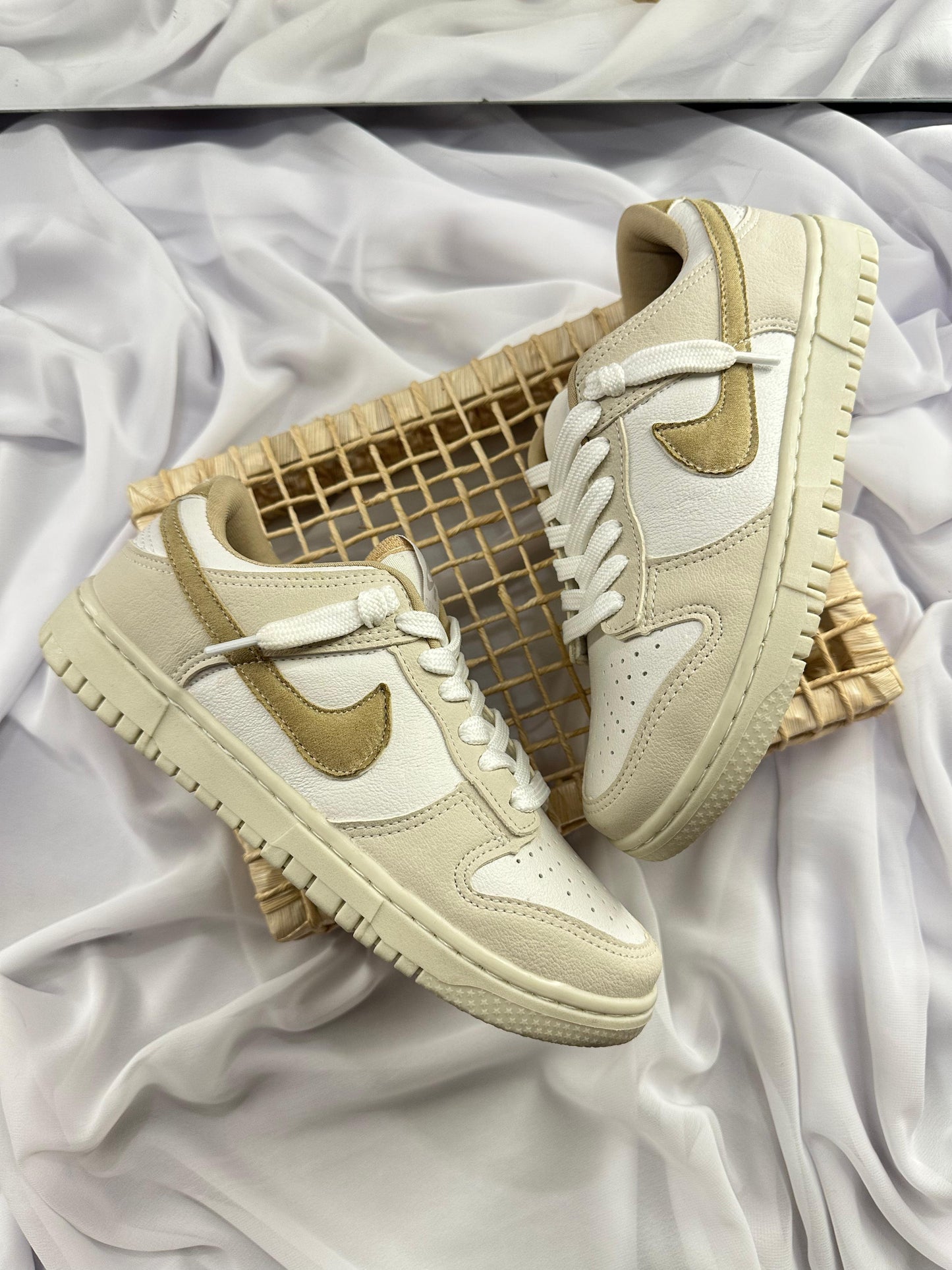 Nk Dunk Low Pro Bege