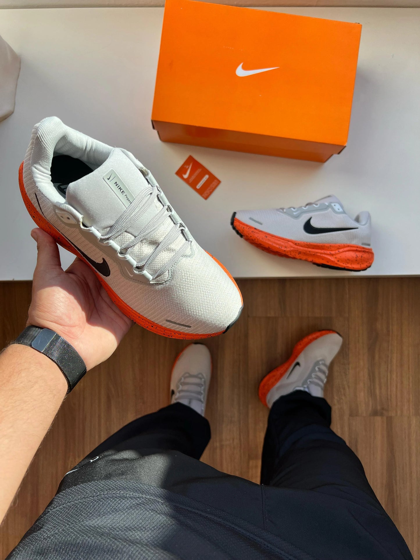 Tenis Air Zoom Cinza Laranja