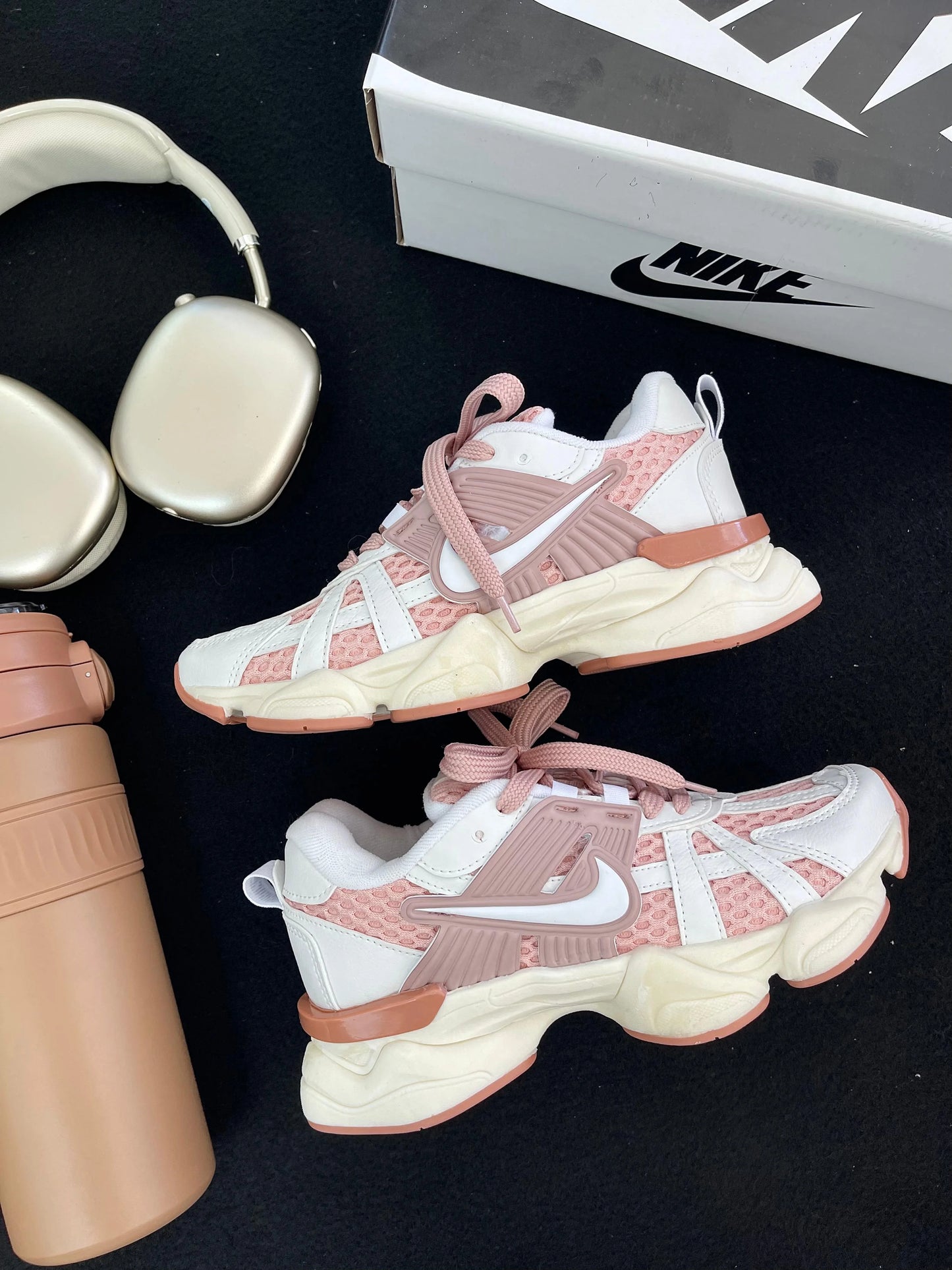 Tênis NK V2K Run Nude