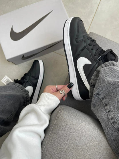 Tenis NK Court Borough Branco Preto