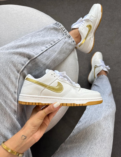 Dunk Low Pro Branco/Ouro