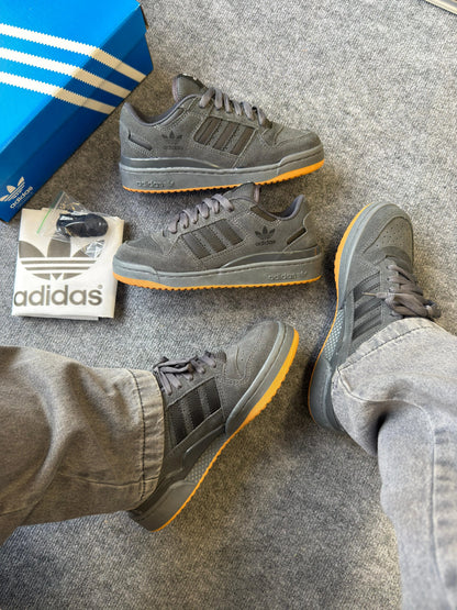 Tenis AD Forum Low Couro - Grafite Preto