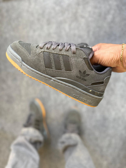 Tenis AD Forum Low Couro - Grafite Preto