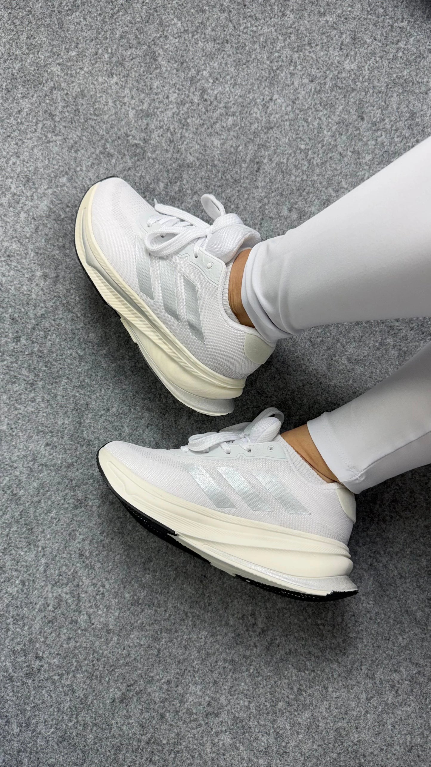 Tenis AD Supernova - Branco Prata