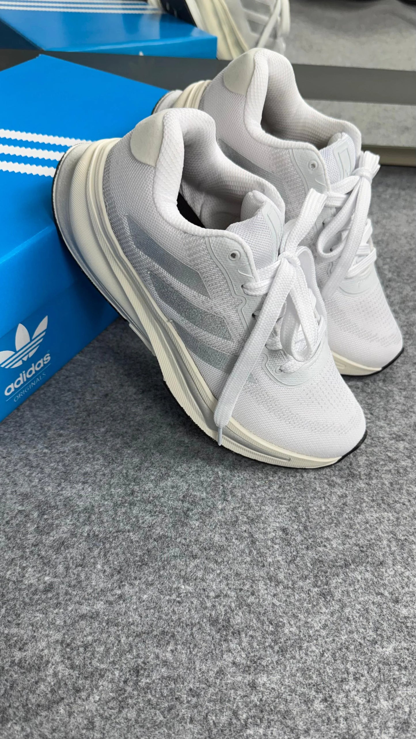 Tenis AD Supernova - Branco Prata