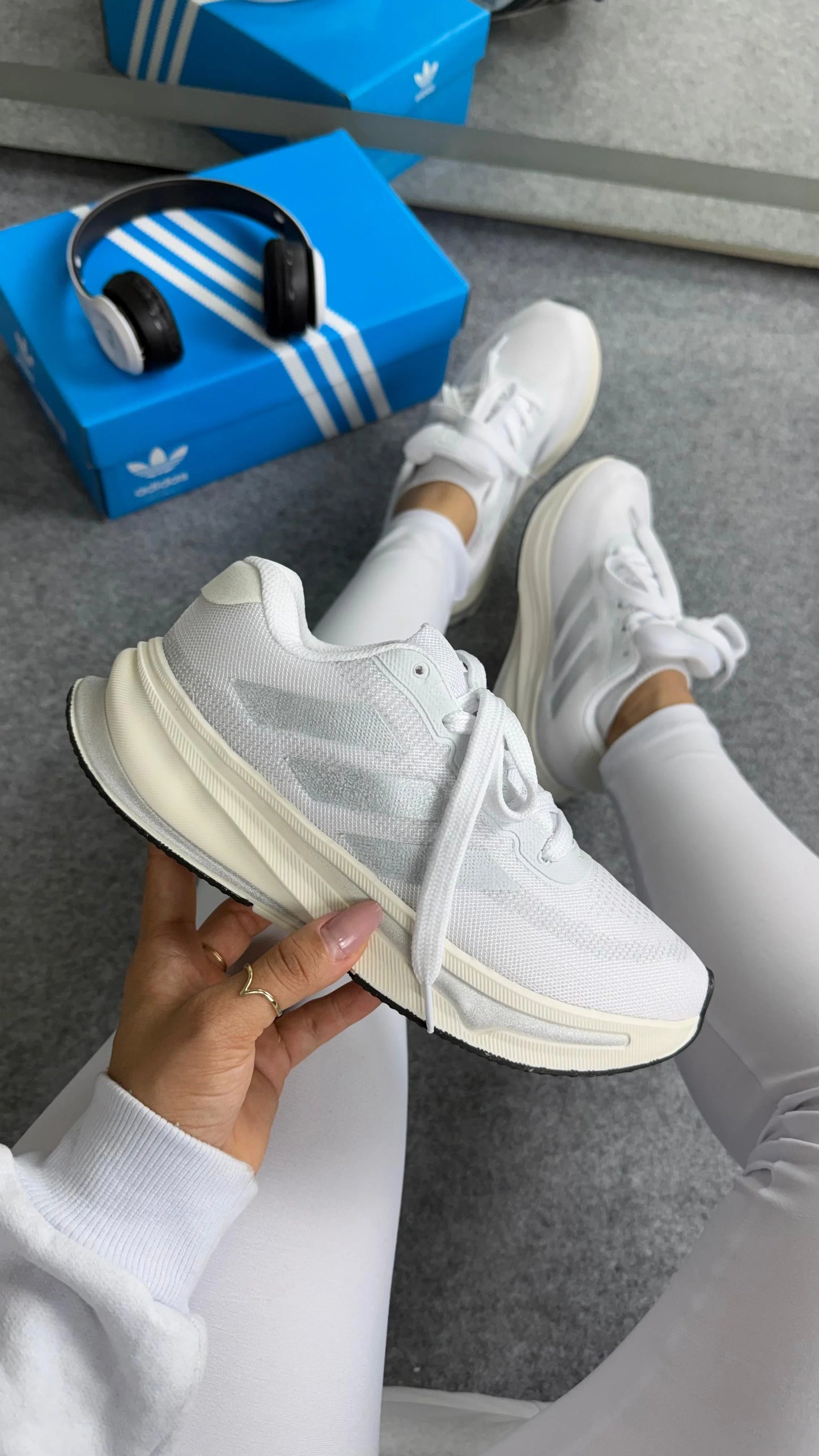 Tenis AD Supernova - Branco Prata