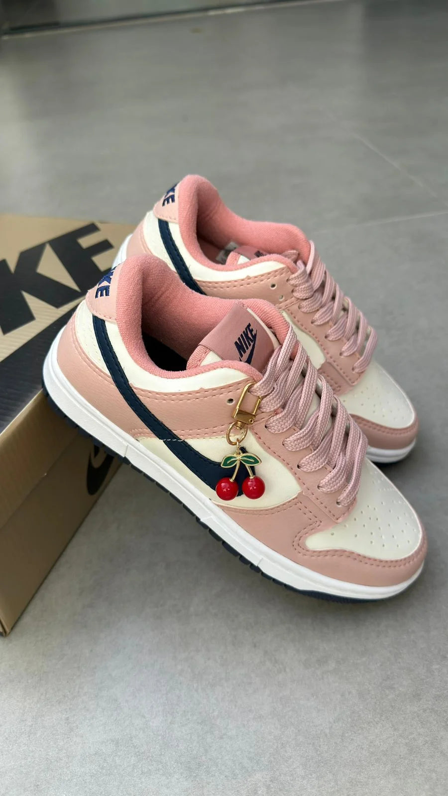 Tenis DNK Low - Cereja