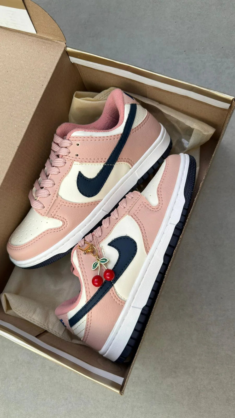 Tenis DNK Low - Cereja