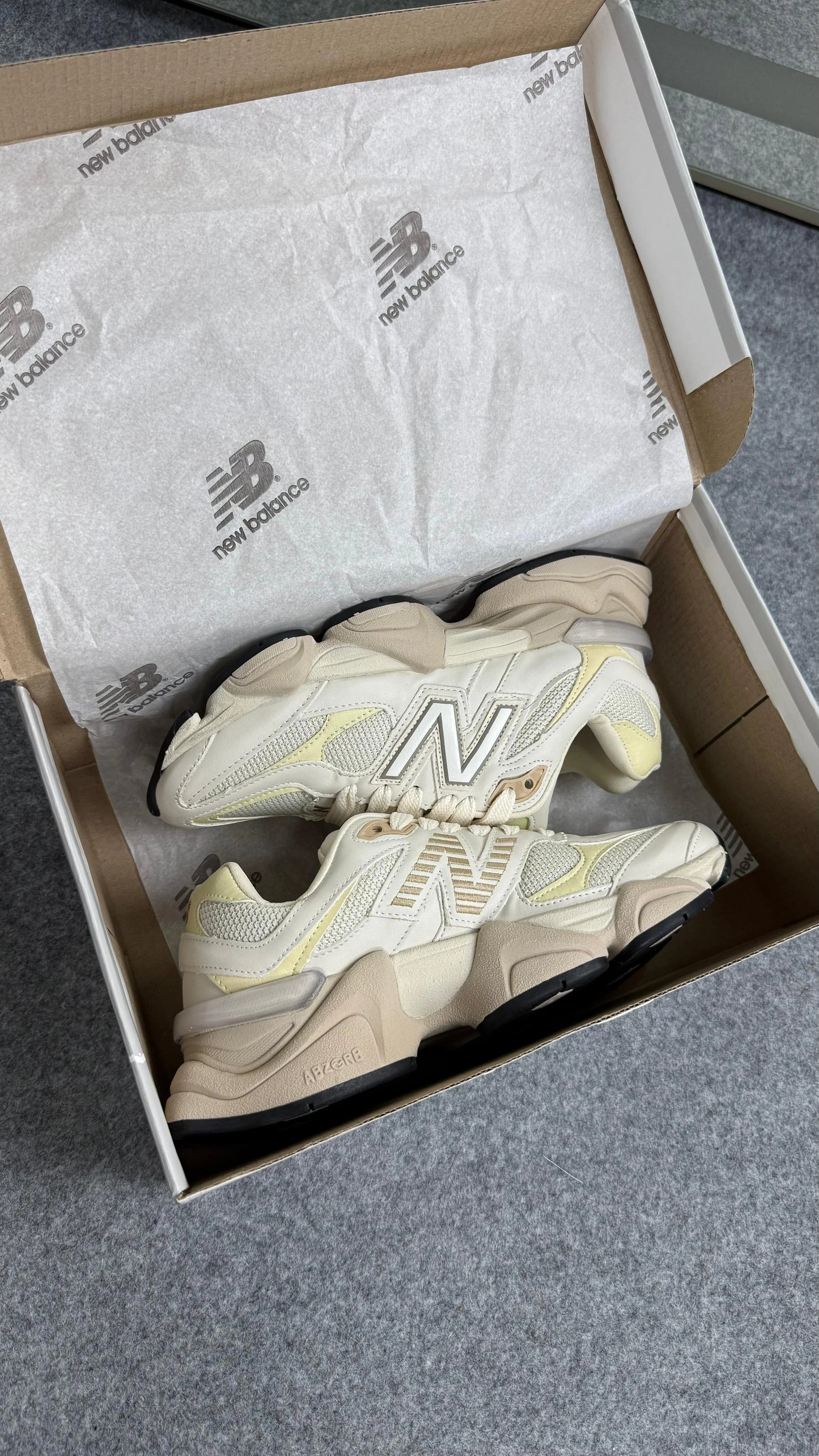 Tenis New 9060 Couro - Branco Amarelo