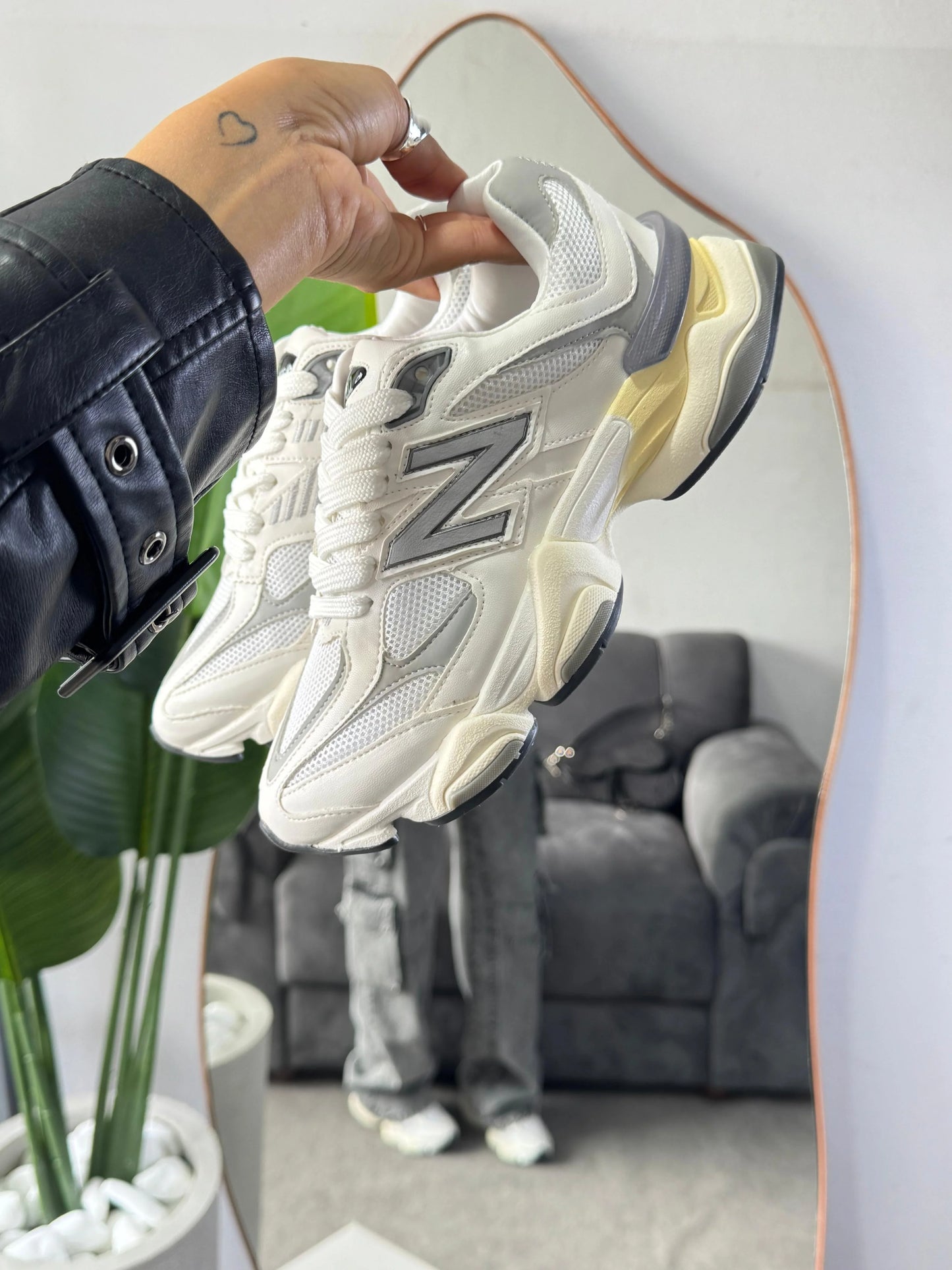 Tenis New 9060 Couro - Branco Cinza