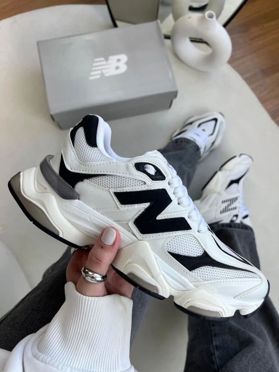 Tenis New 9060 Couro - Branco Preto