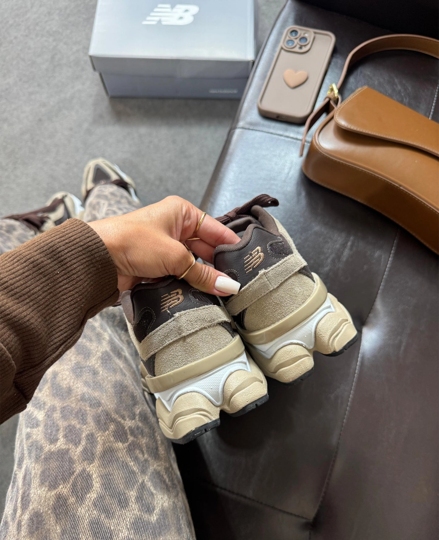 Tenis New 9060 Couro - Castor Chocolate