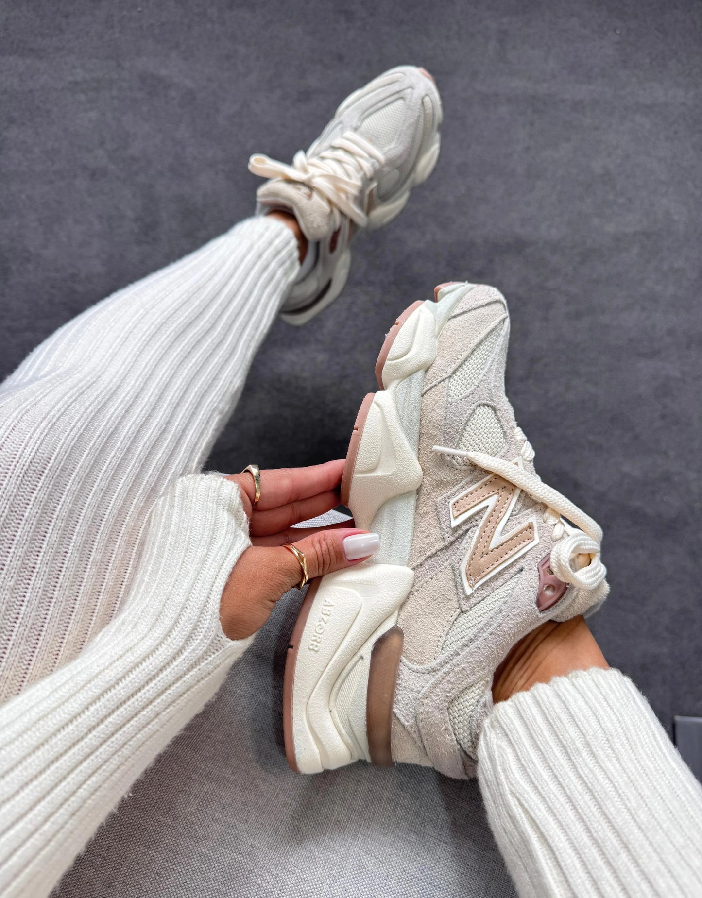 Tenis New 9060 Couro - Salmao Clean