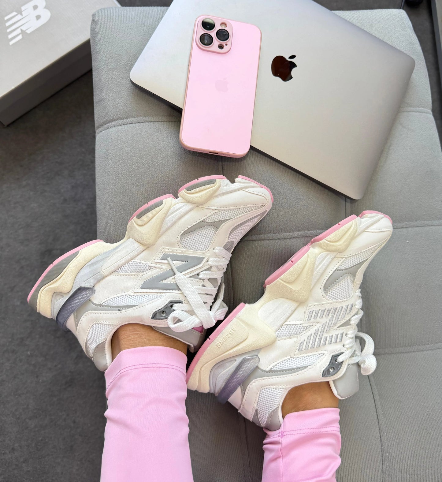 Tenis New 9060 Couro - Branco Rosa