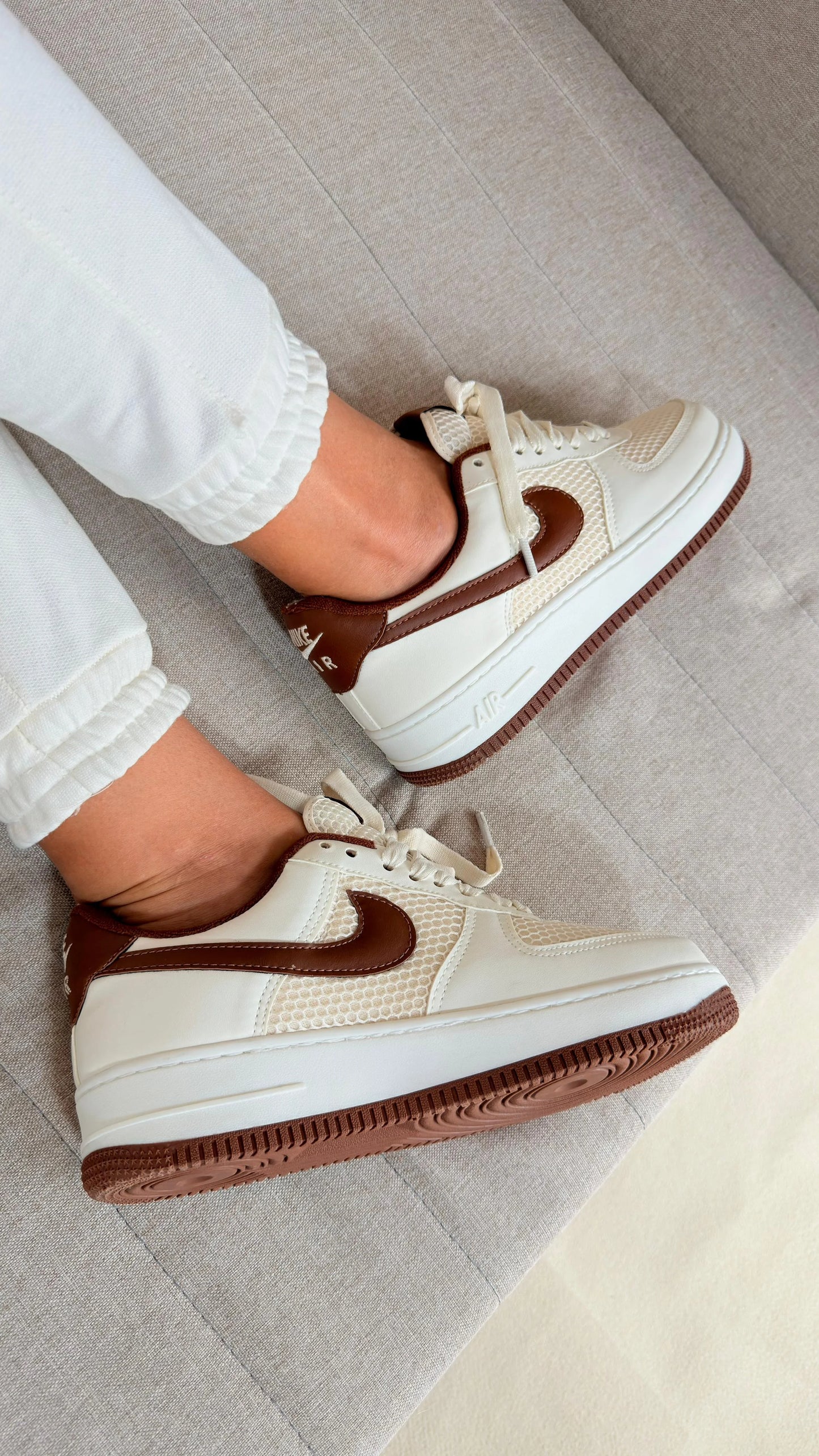 Tenis NK Air F - Off Castanho
