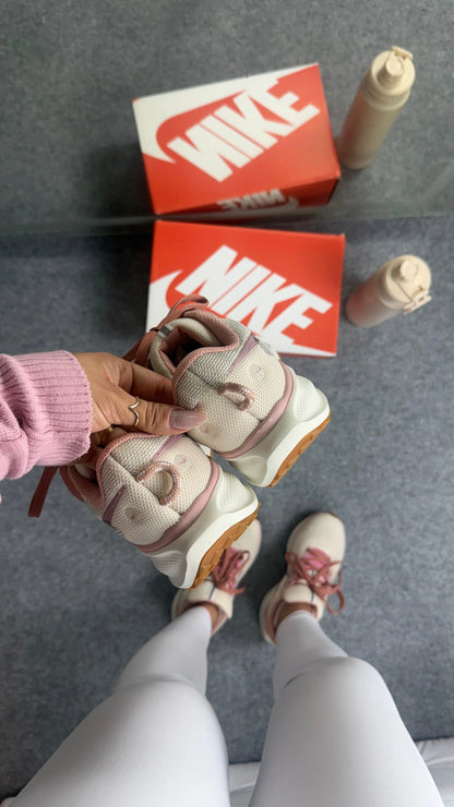Tenis NK Pegasus Trail - Off Nude