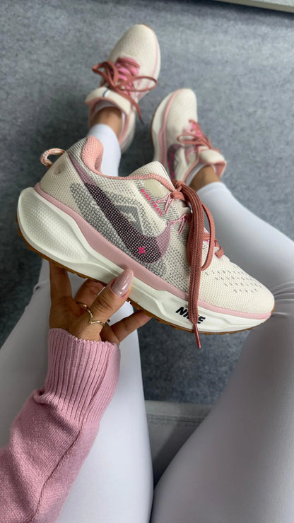 Tenis NK Pegasus Trail - Off Nude