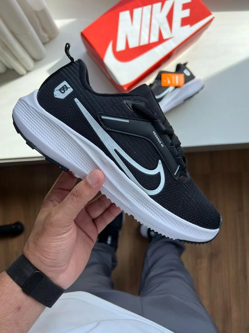 Tenis NK Pegasus 40 - Preto Branco