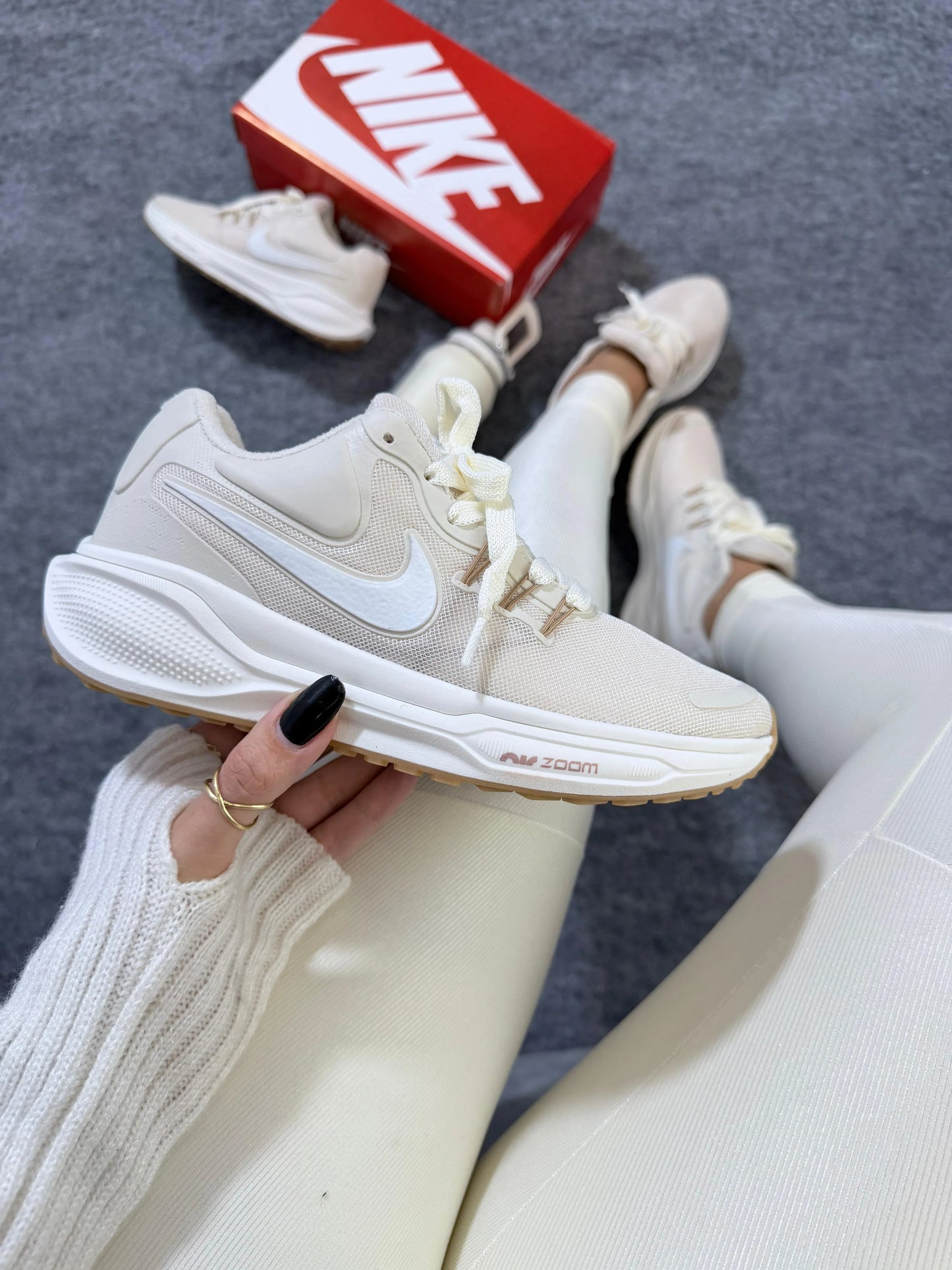 Tenis NK Revolution - Off Branco