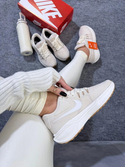 Tenis NK Revolution - Off Branco