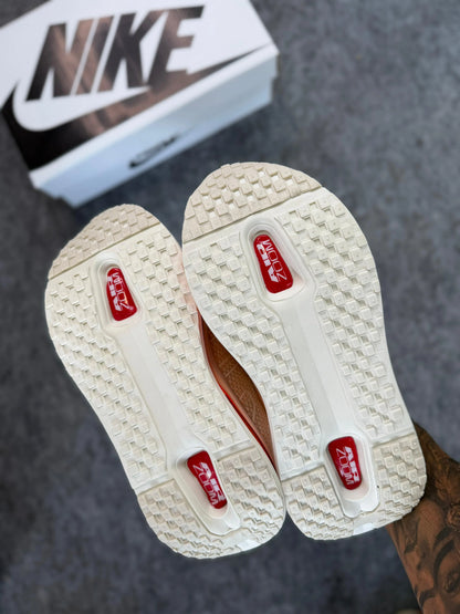 Tenis NK Vomero Premium - Off Laranja